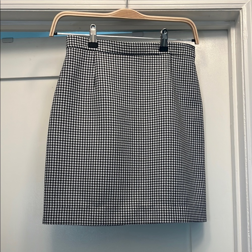 Houndstooth Pencil Skirt